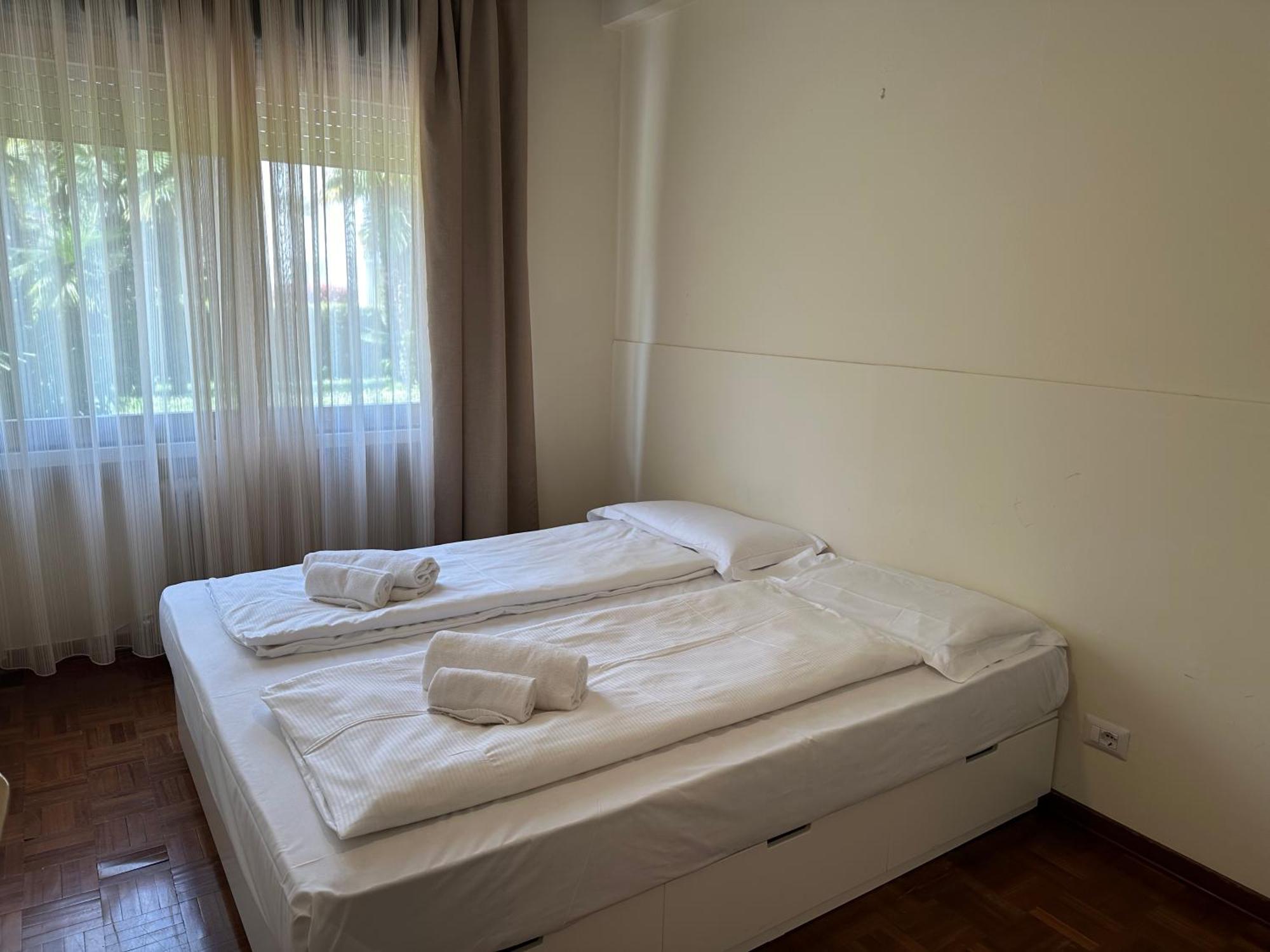 ريفا ديل غاردا Residence Monica الغرفة الصورة